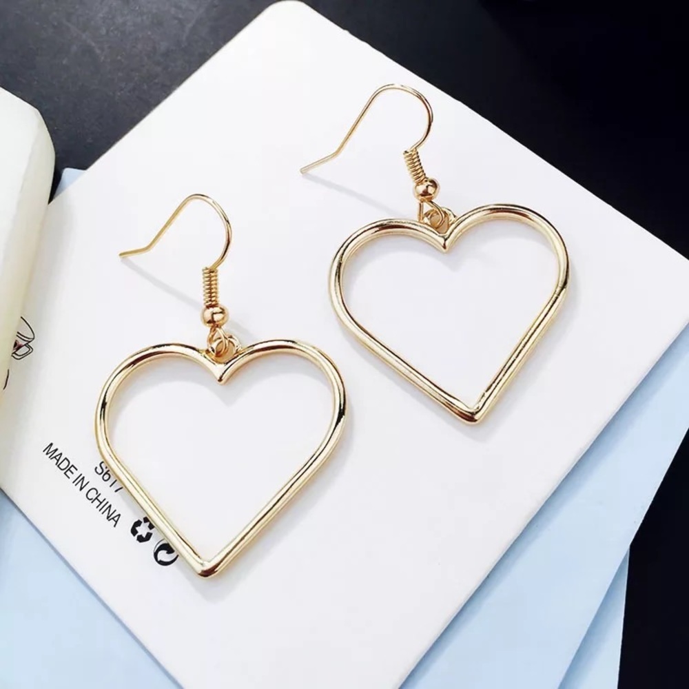🎉 New Golden Heart Dangle Earrings set